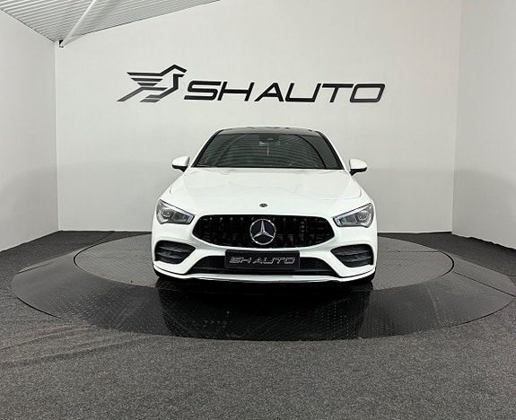 Mercedes-Benz CLA200 3 of 5