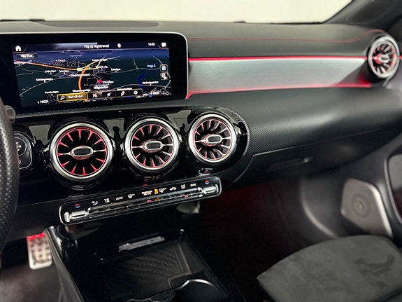 Mercedes-Benz CLA200 15 of 25