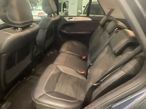 Mercedes-Benz ML250 8 of 13
