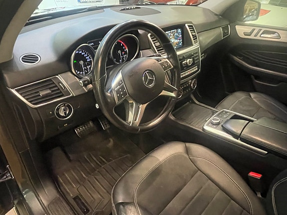 Mercedes-Benz ML250 7 of 13