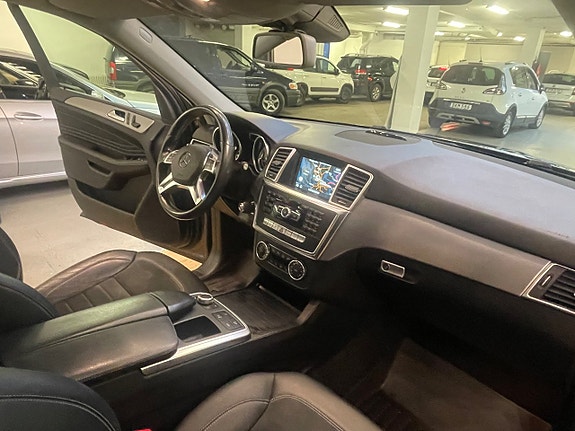 Mercedes-Benz ML250 10 of 13