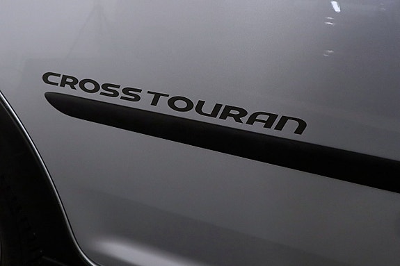 Volkswagen CrossTouran 2 of 5