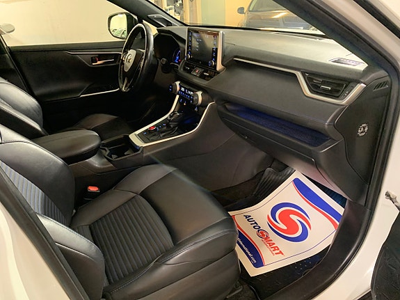 Toyota RAV4 24 of 27