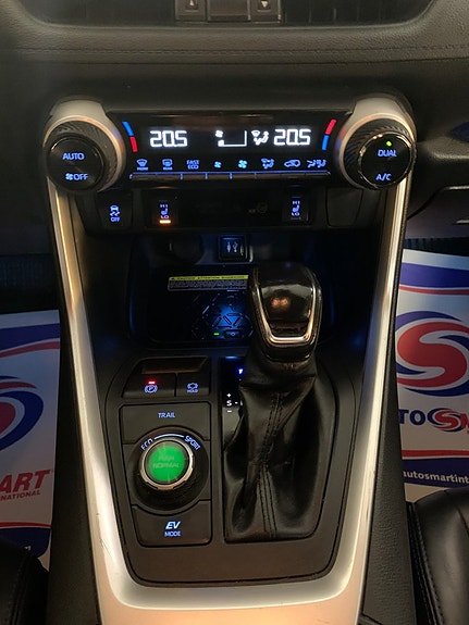 Toyota RAV4 15 of 27