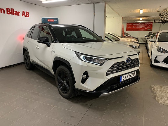 Toyota RAV4 3 of 5