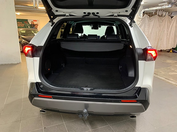 Toyota RAV4 8 of 27