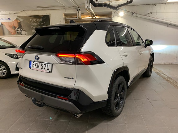 Toyota RAV4 5 of 5
