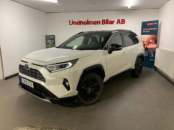 Toyota RAV4 2 of 5