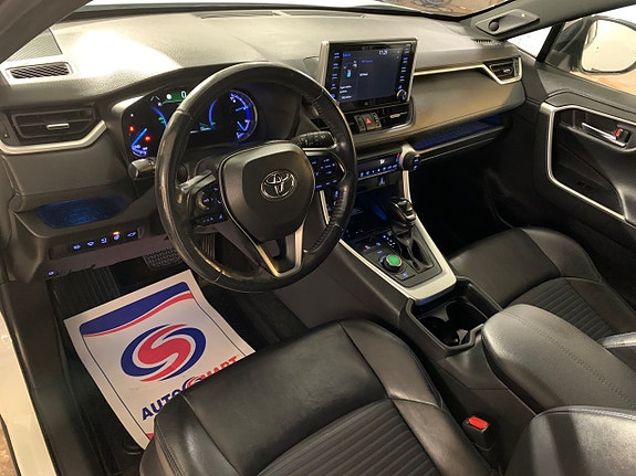 Toyota RAV4 11 of 27