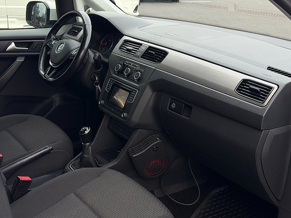 Volkswagen Caddy Maxi 19 of 26