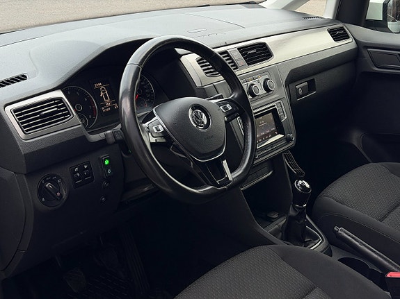 Volkswagen Caddy Maxi 18 of 26