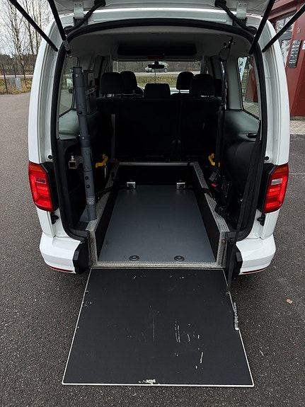 Volkswagen Caddy Maxi 13 of 26