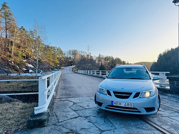 Saab 9-3 2 of 7