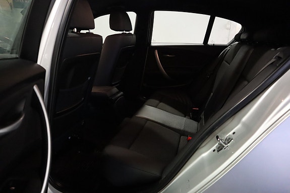 BMW 120 19 of 24