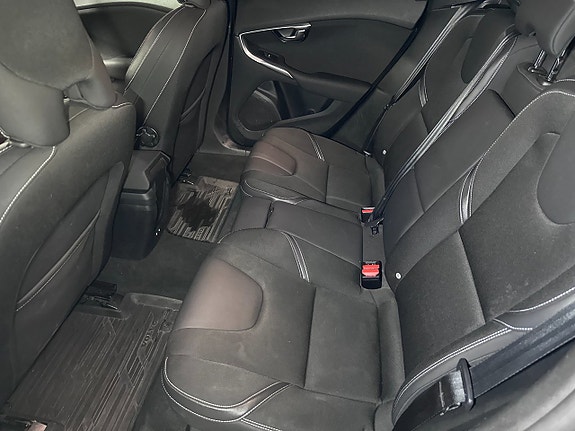 Volvo V40 22 of 23