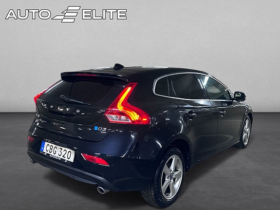Volvo V40 7 of 23