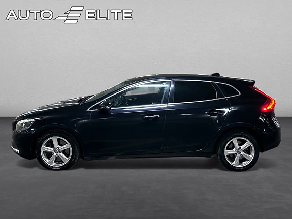 Volvo V40 2 of 5