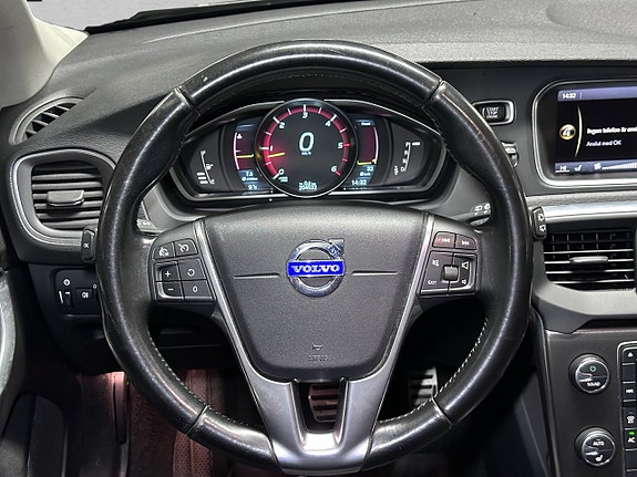 Volvo V40 13 of 23