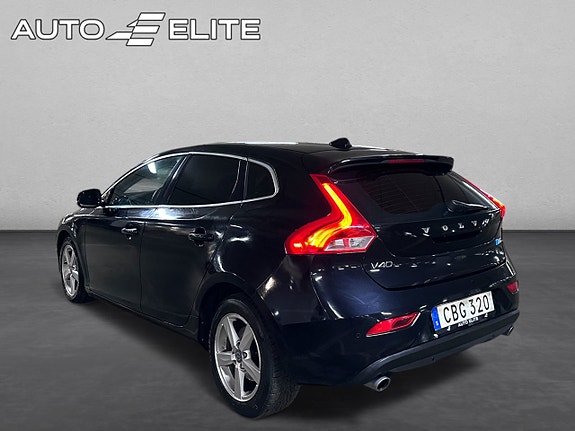 Volvo V40 3 of 5