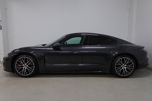 Porsche Taycan 4S 4 of 5
