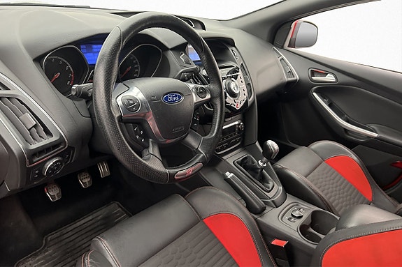 Ford Focus 10 of 25