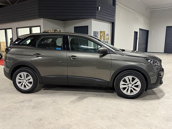 Peugeot 3008 3 of 5