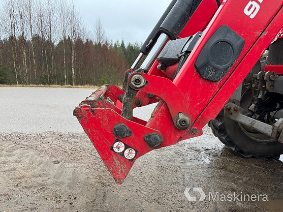 Traktor Massey Ferguson MF 5613 med Frontlastare 11 of 27