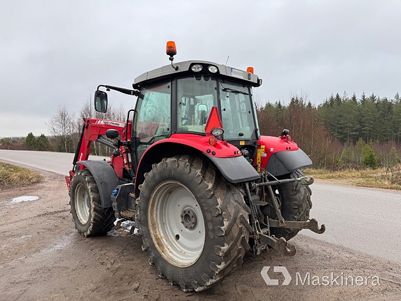 Traktor Massey Ferguson MF 5613 med Frontlastare 7 of 27