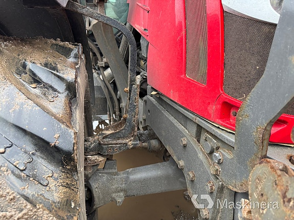 Traktor Massey Ferguson MF 5613 med Frontlastare 25 of 27