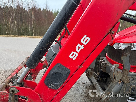 Traktor Massey Ferguson MF 5613 med Frontlastare 10 of 27