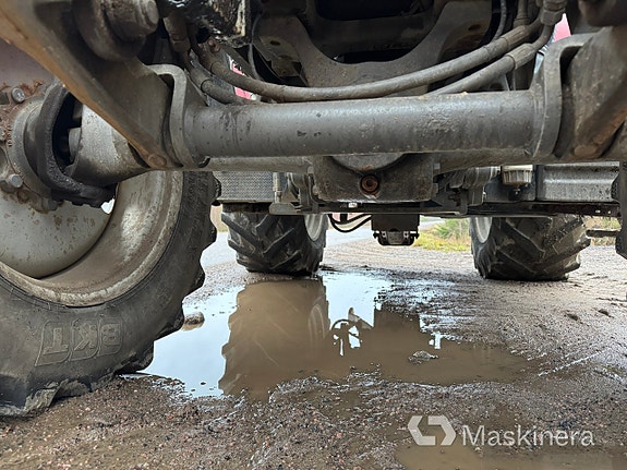 Traktor Massey Ferguson MF 5613 med Frontlastare 21 of 27
