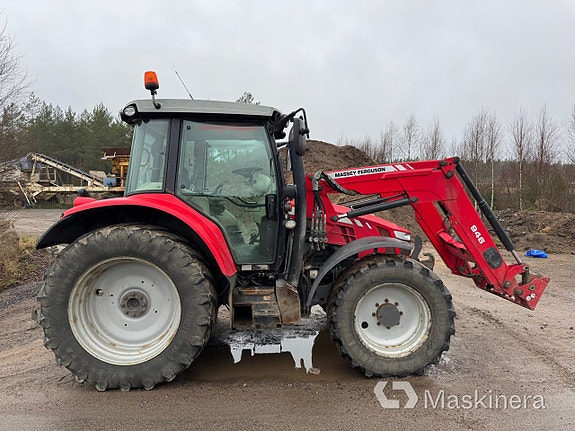 Traktor Massey Ferguson MF 5613 med Frontlastare 4 of 27