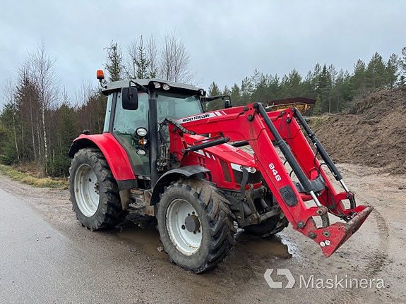 Traktor Massey Ferguson MF 5613 med Frontlastare 3 of 27