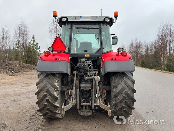 Traktor Massey Ferguson MF 5613 med Frontlastare 6 of 27