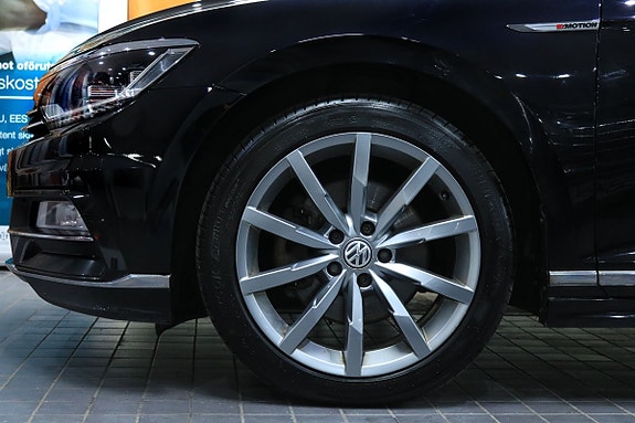 Volkswagen Passat 22 of 29