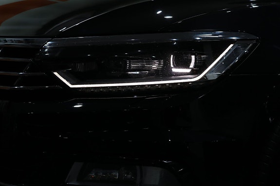 Volkswagen Passat 23 of 29