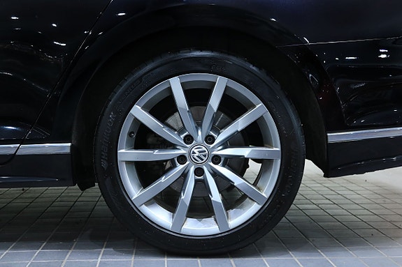 Volkswagen Passat 21 of 29