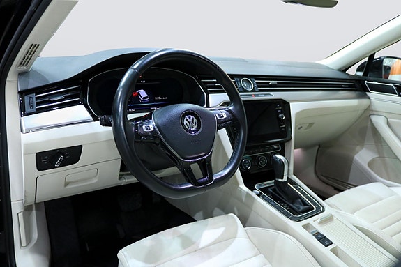 Volkswagen Passat 9 of 29
