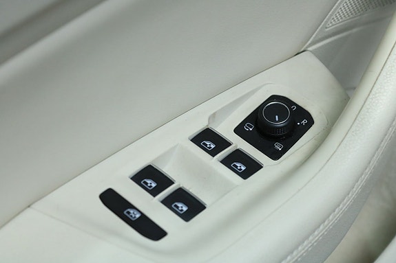 Volkswagen Passat 19 of 29
