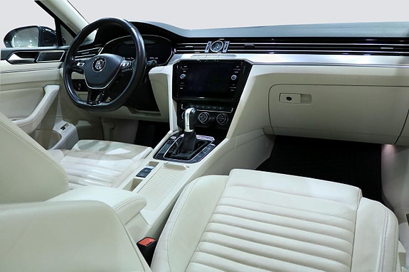 Volkswagen Passat 8 of 29
