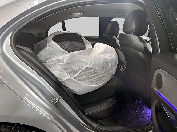 Mercedes-Benz E200 6 of 15