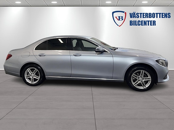 Mercedes-Benz E200 2 of 5