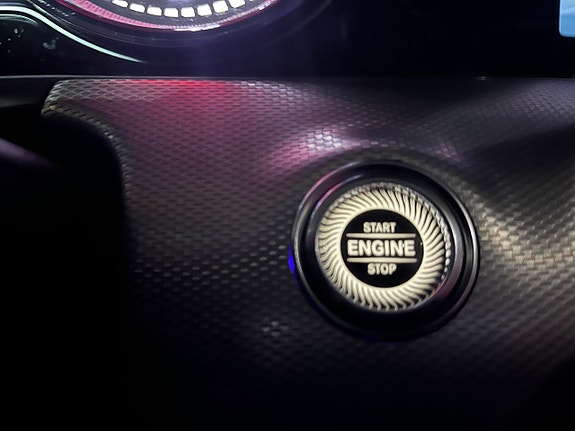 Mercedes-Benz E200 13 of 15