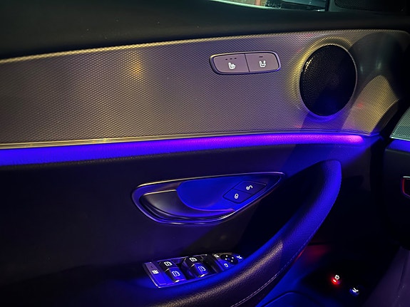 Mercedes-Benz E200 12 of 15