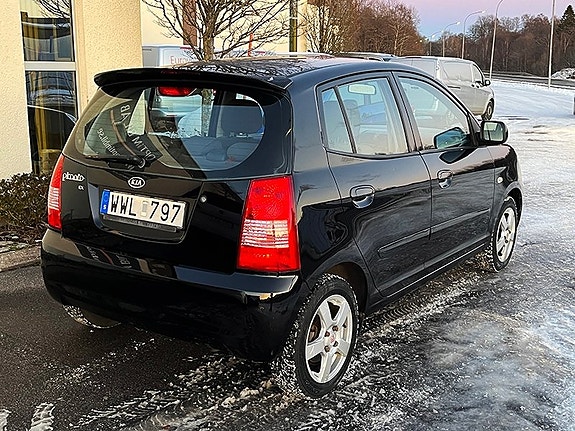 Kia Picanto 5 of 5