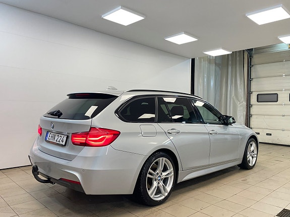 BMW 320 4 of 5