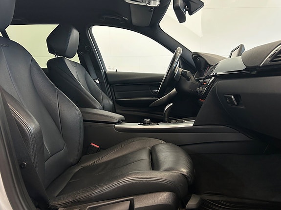 BMW 320 14 of 18