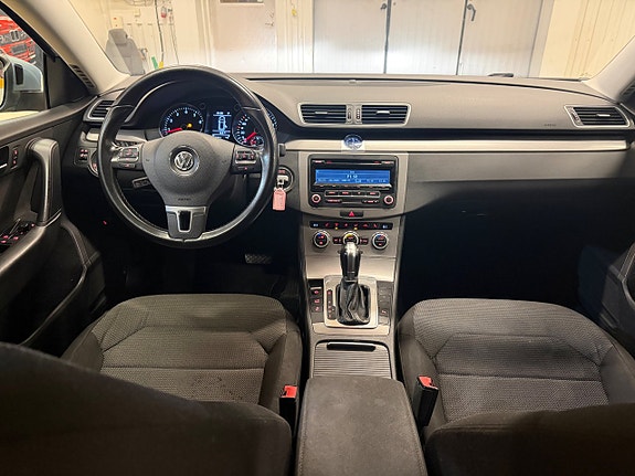 Volkswagen Passat 11 of 19