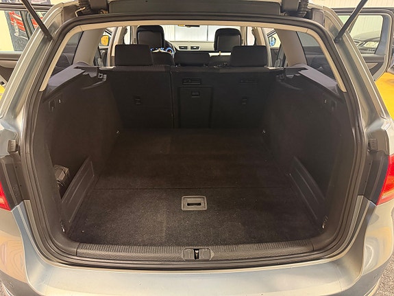 Volkswagen Passat 18 of 19