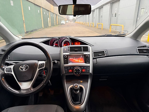 Toyota Verso 9 of 18